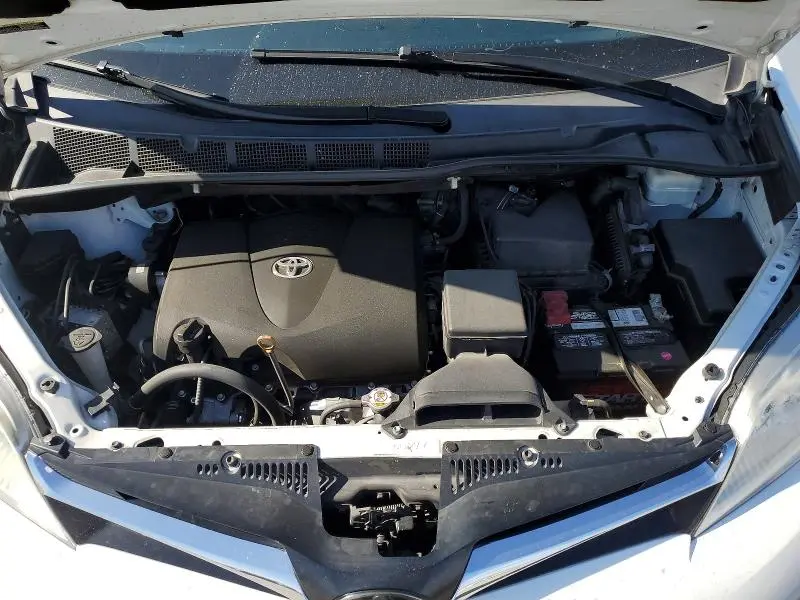 2020 TOYOTA SIENNA LE  