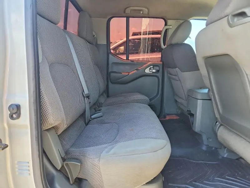 2014 NISSAN FRONTIER S  