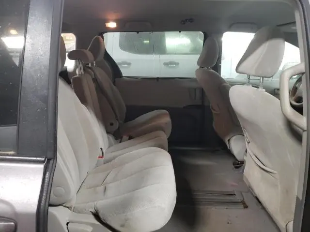 2011 TOYOTA SIENNA LE  