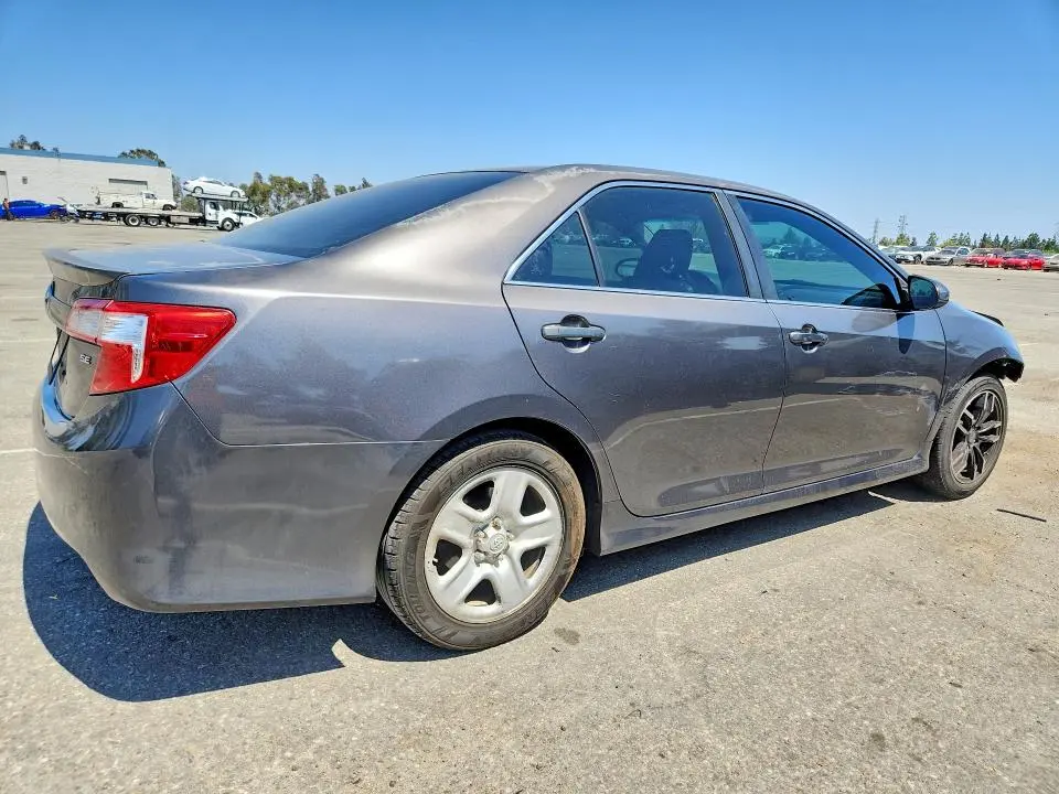 2012 TOYOTA CAMRY SE  