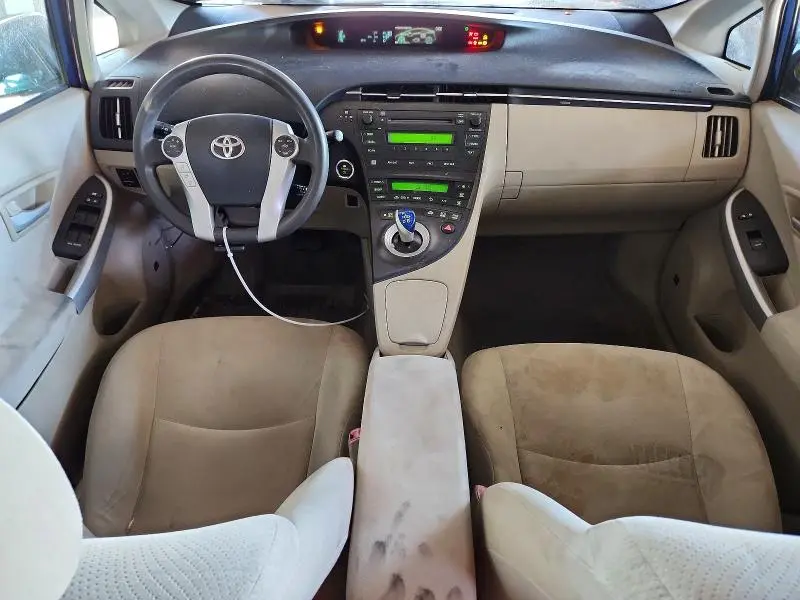 2010 TOYOTA PRIUS III  
