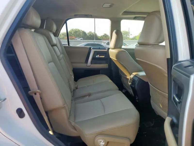 2016 TOYOTA 4RUNNER SR5  