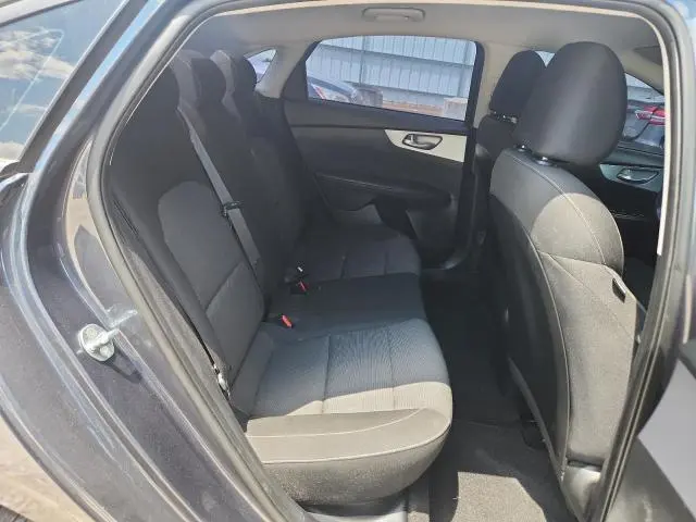 2023 KIA FORTE LX  