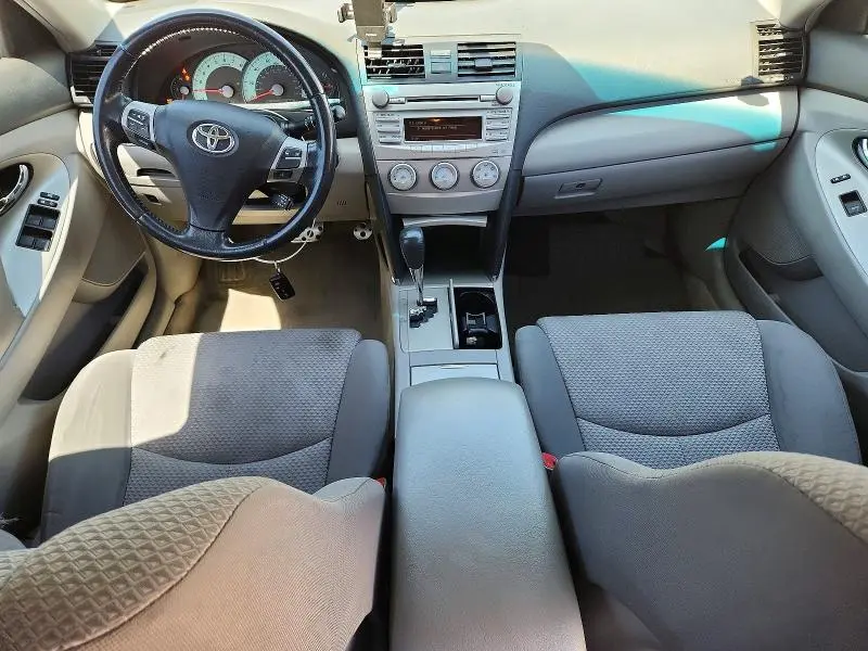 2011 TOYOTA CAMRY SE  