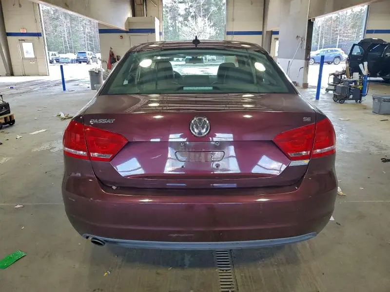 2013 VOLKSWAGEN PASSAT SE  
