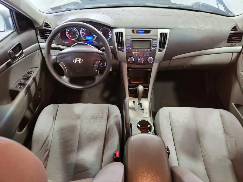 2010 HYUNDAI SONATA GLS  