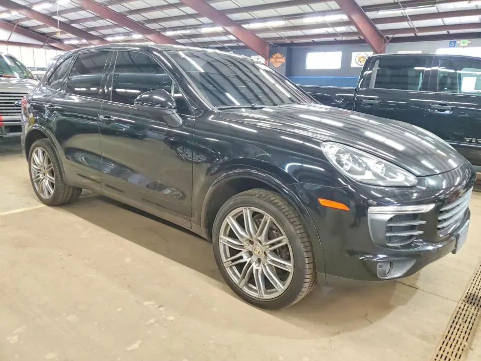 2017 PORSCHE CAYENNE   