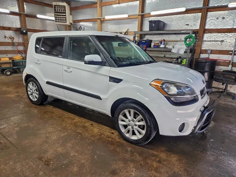 2013 KIA SOUL +  