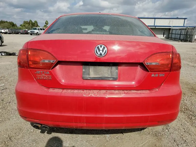 2013 VOLKSWAGEN JETTA SE  