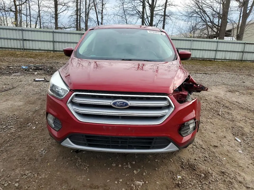 2017 FORD ESCAPE SE  