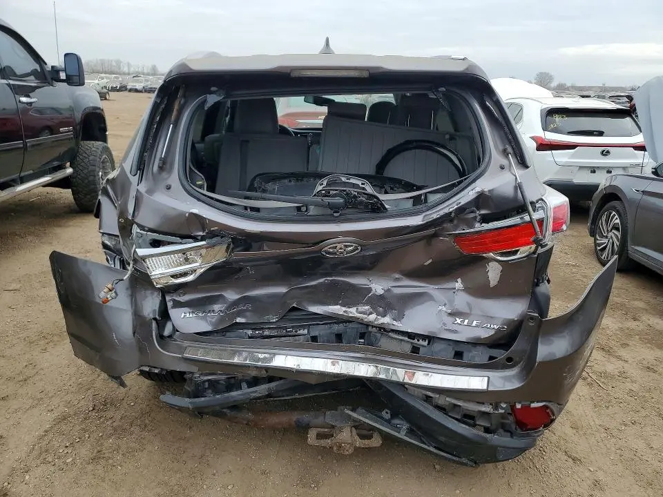2014 TOYOTA HIGHLANDER XLE  