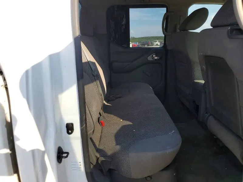 2012 NISSAN FRONTIER S  