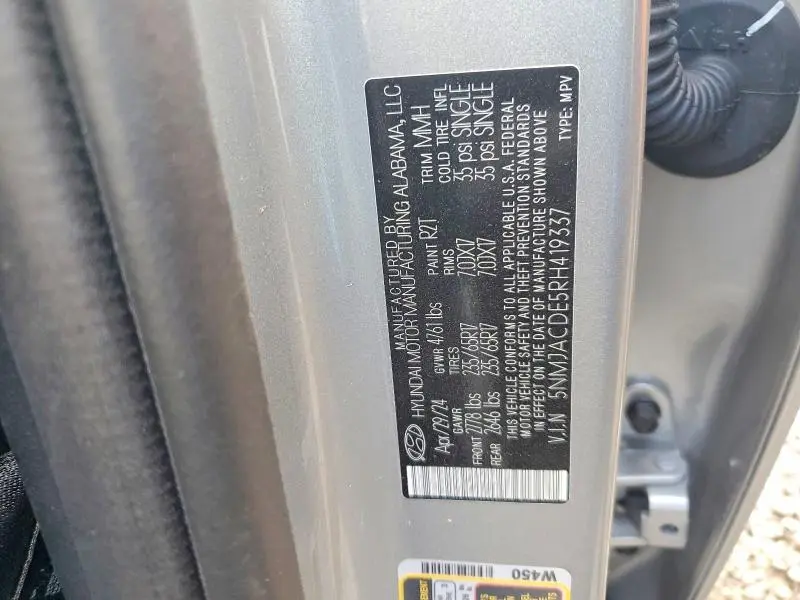 2024 HYUNDAI TUCSON SE  