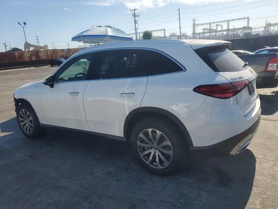 2025 MERCEDES-BENZ GLC 300  