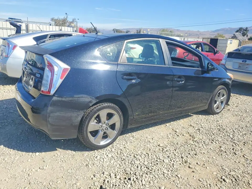 2013 TOYOTA PRIUS PERSONA SERIES SE  