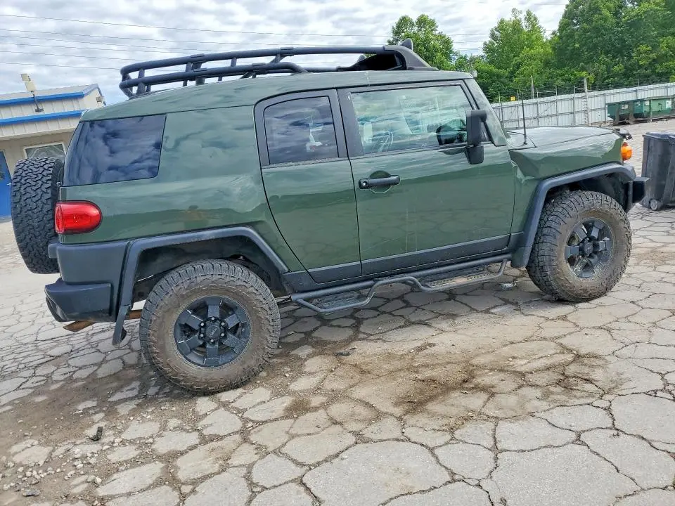 2011 TOYOTA FJ CRUISER BASE  