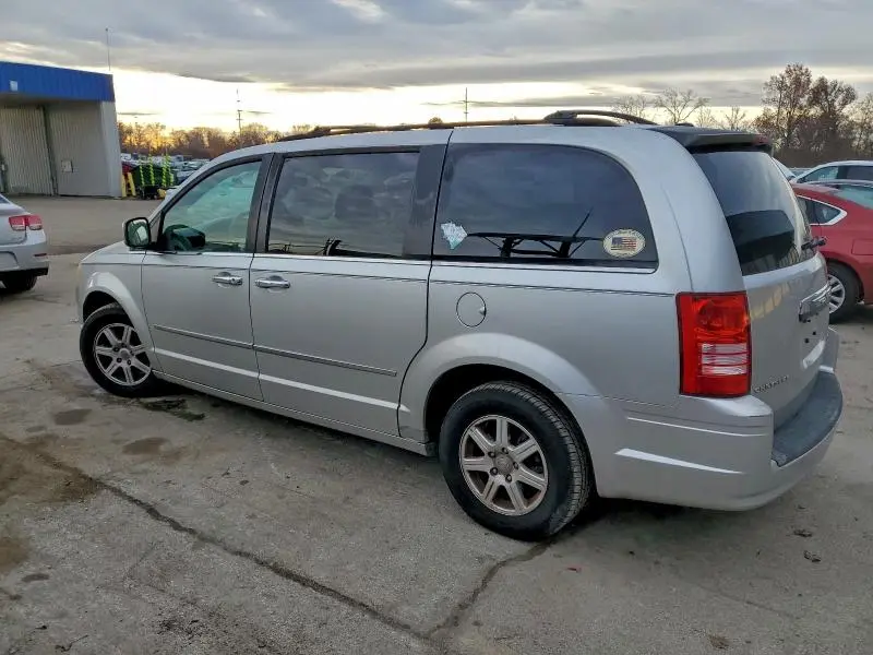 2010 CHRYSLER TOWN & COUNTRY TOURING  