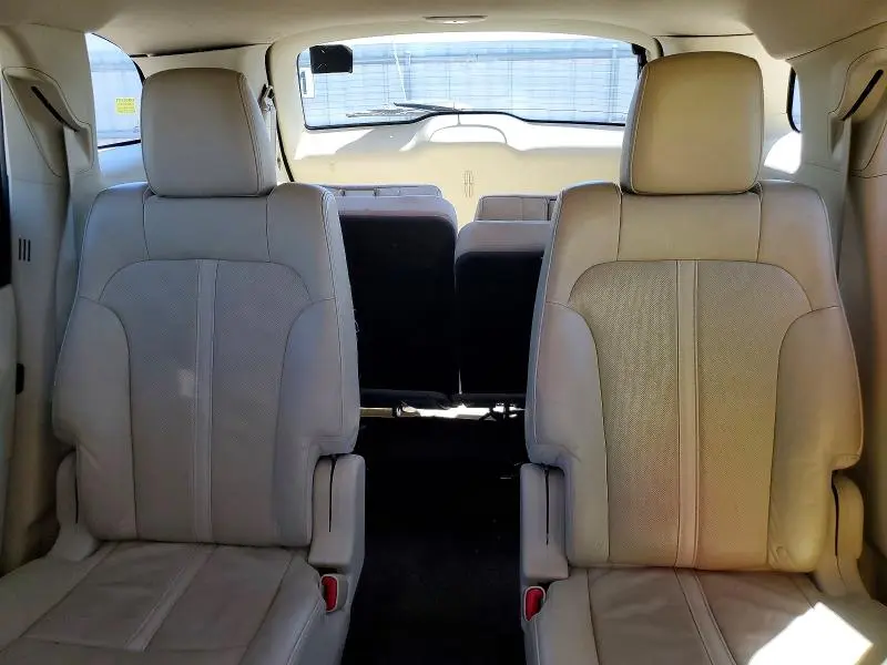 2015 LINCOLN MKT   