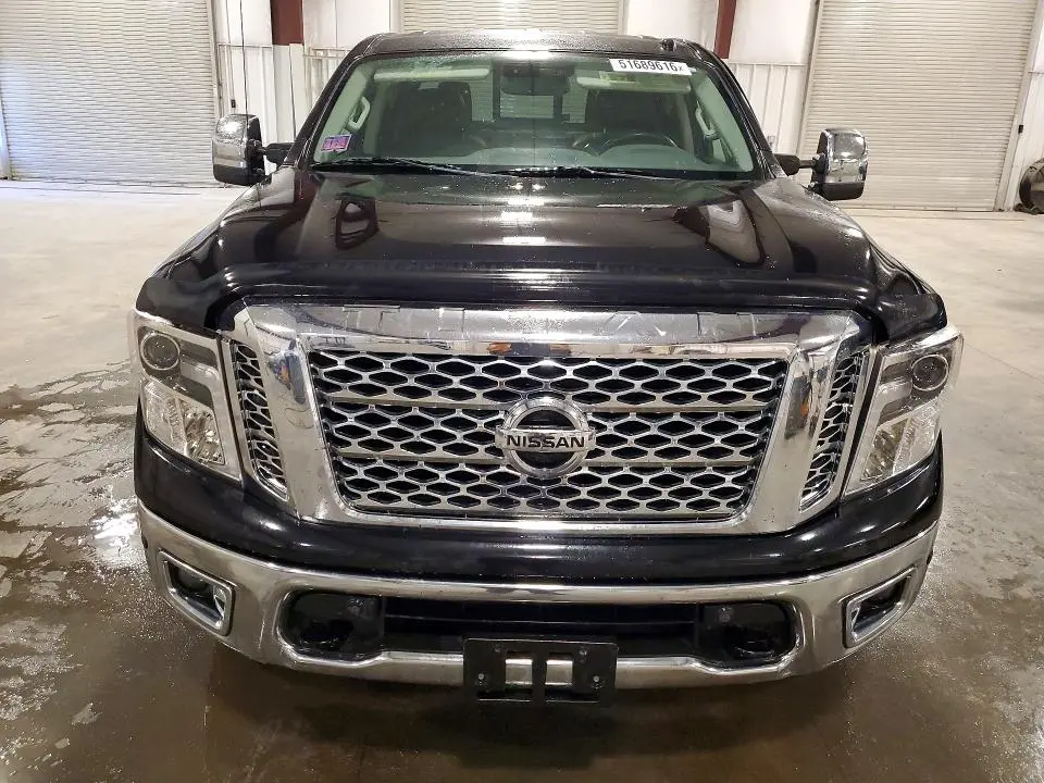 2017 NISSAN TITAN SL  