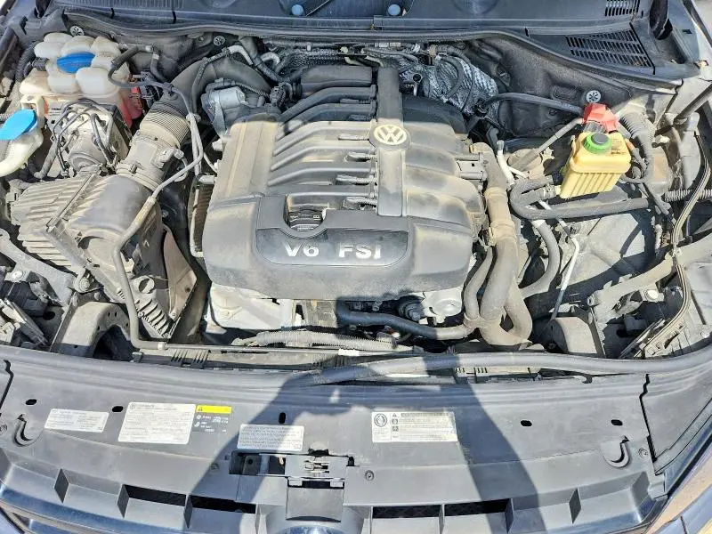 2014 VOLKSWAGEN TOUAREG V6  