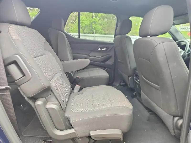 2023 CHEVROLET TRAVERSE LT  