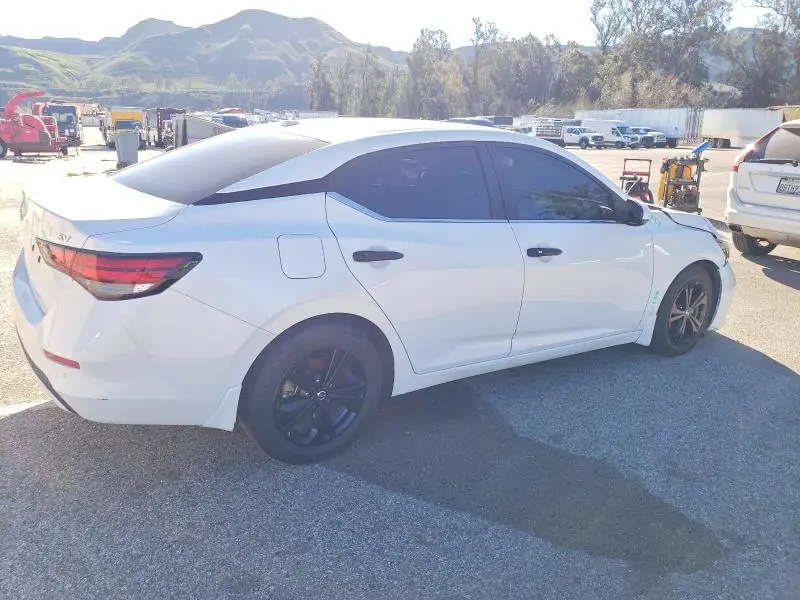 2022 NISSAN SENTRA SV  