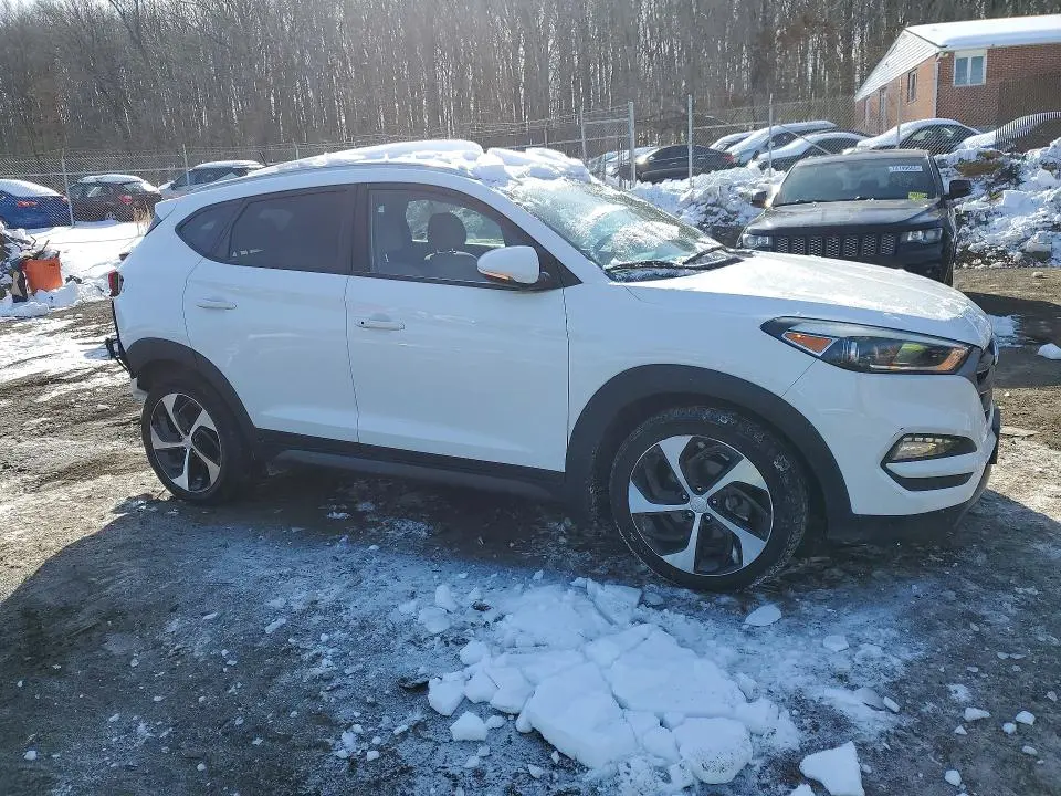 2016 HYUNDAI TUCSON SPORT  