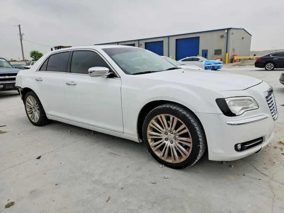 2013 CHRYSLER 300C   