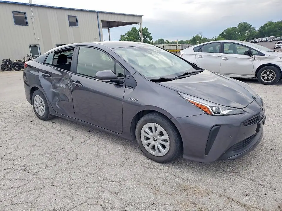 2019 TOYOTA PRIUS LE  