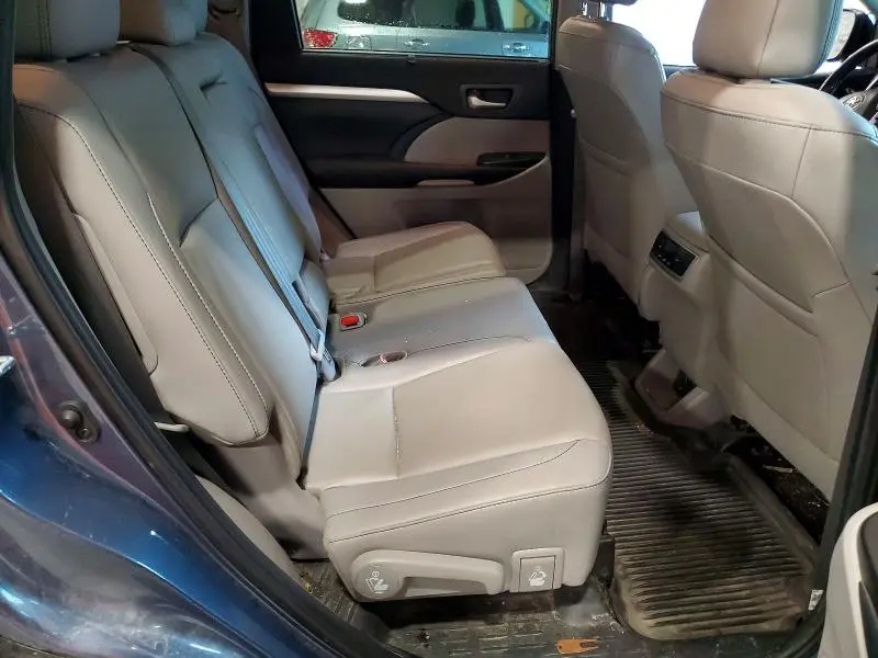2019 TOYOTA HIGHLANDER XLE  