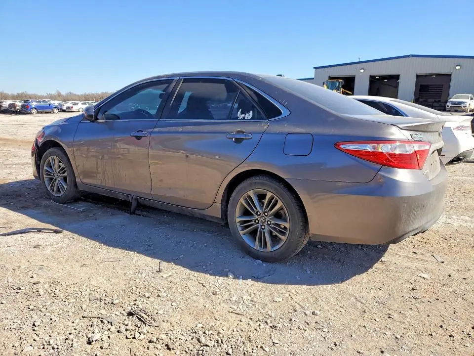 2017 TOYOTA CAMRY SE  