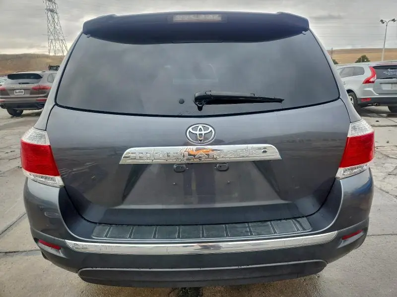 2011 TOYOTA HIGHLANDER BASE  