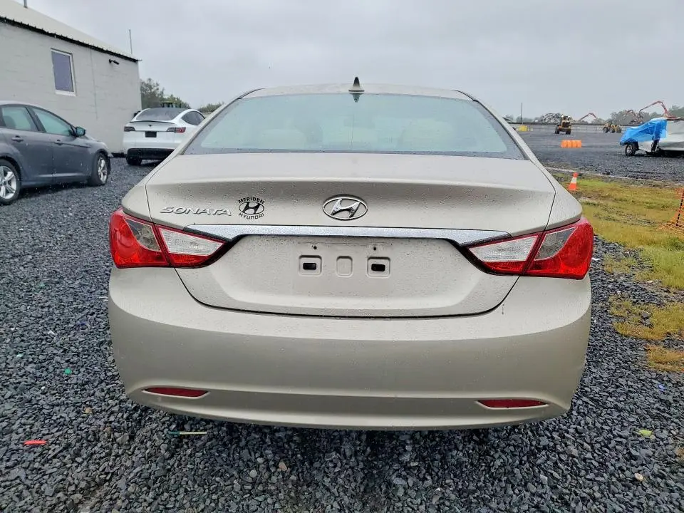 2011 HYUNDAI SONATA GLS  