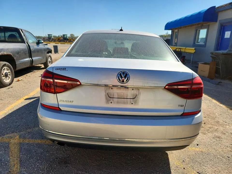 2017 VOLKSWAGEN PASSAT S  
