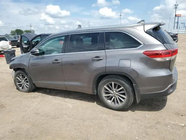 2017 TOYOTA HIGHLANDER SE  