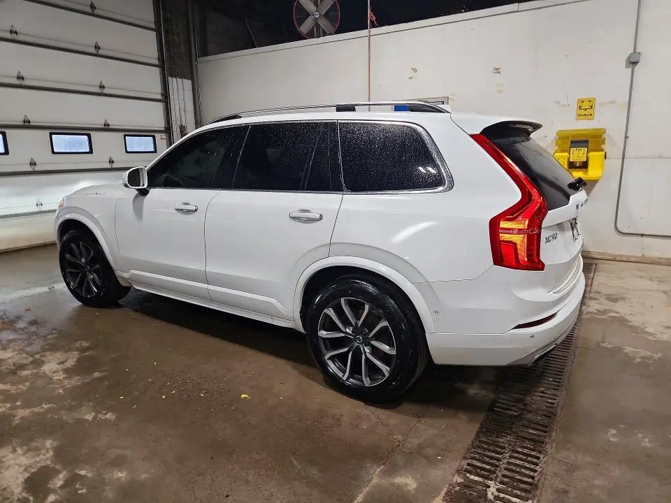 2017 VOLVO XC90 T6  
