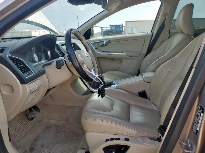 2016 VOLVO XC60 T5 PLATINUM  