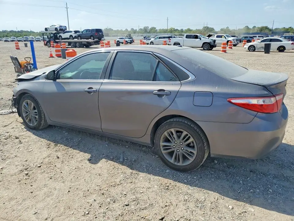 2015 TOYOTA CAMRY SE  