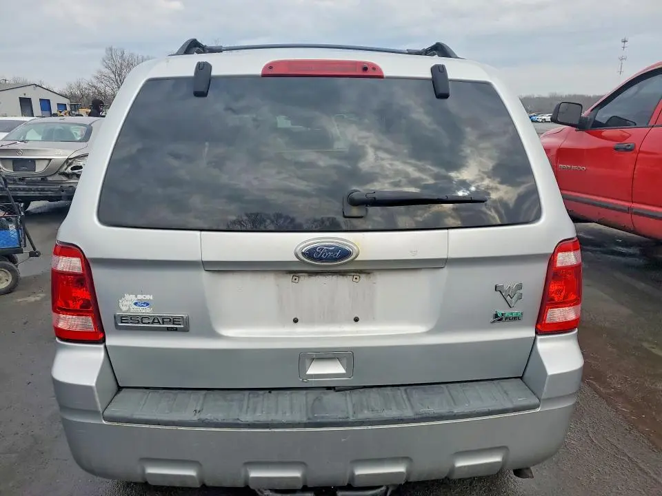 2010 FORD ESCAPE XLT  