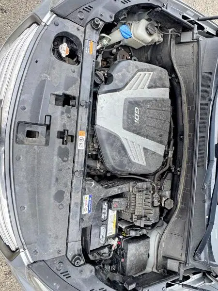 2017 HYUNDAI SANTA FE SE  