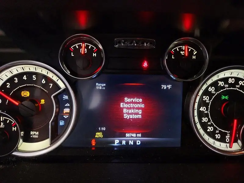 2016 RAM 1500 SLT  