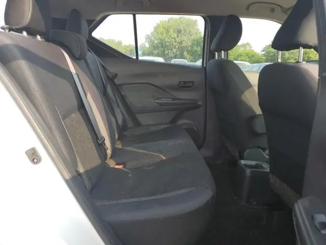 2019 NISSAN KICKS S  