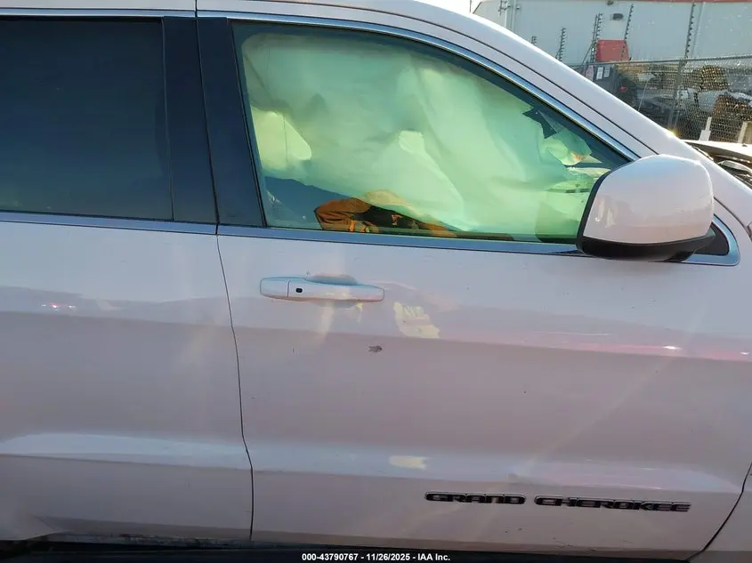 2019 JEEP GRAND CHEROKEE LAREDO E 4X2