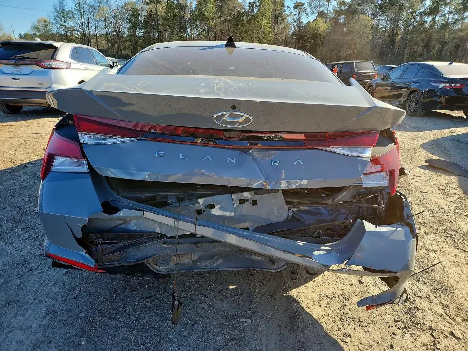 2022 HYUNDAI ELANTRA SEL  