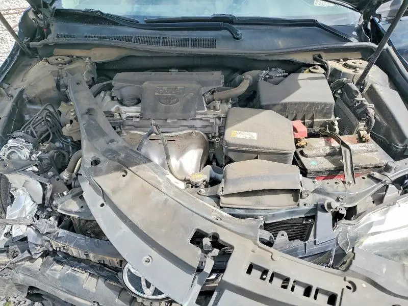 2015 TOYOTA CAMRY SE  
