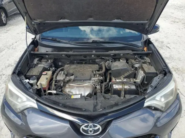 2016 TOYOTA RAV4 SE  