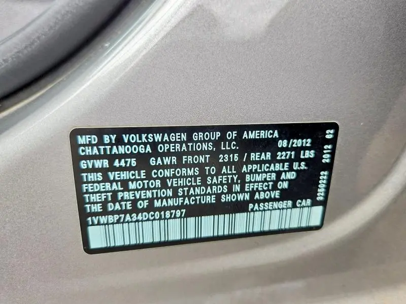2013 VOLKSWAGEN PASSAT SE  