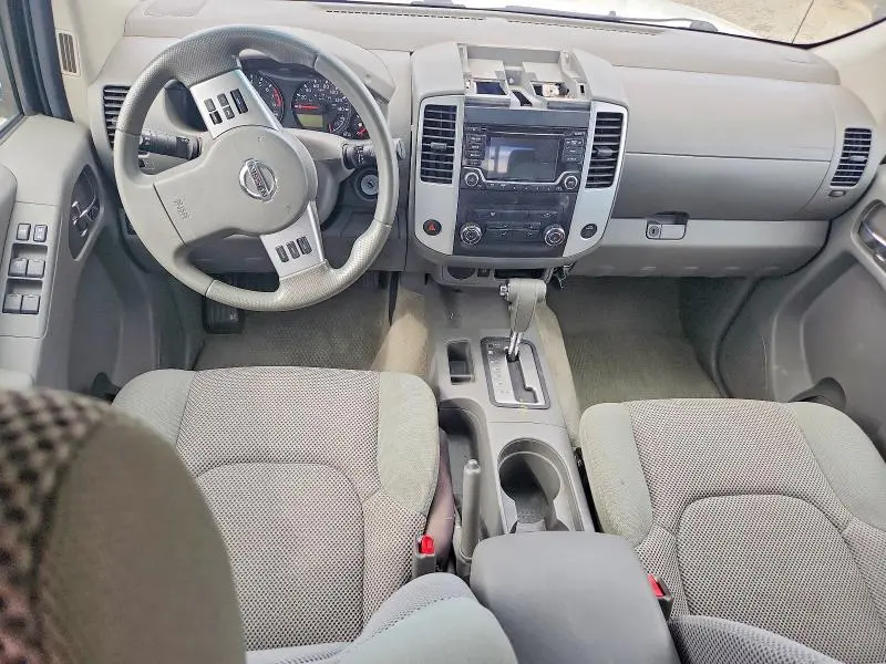 2016 NISSAN FRONTIER SV  