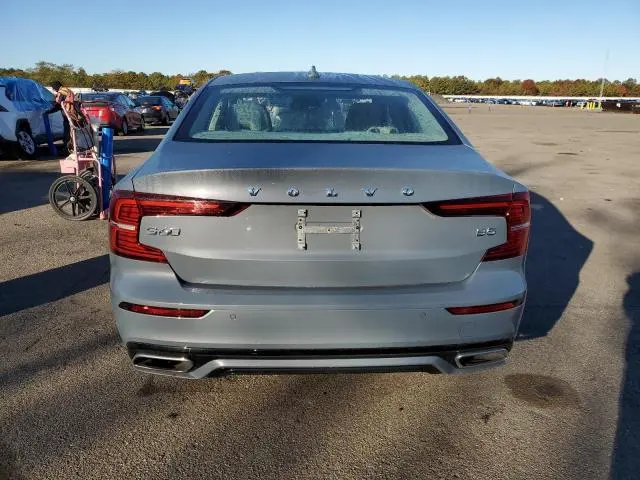 2022 VOLVO S60 B5 MOMENTUM  