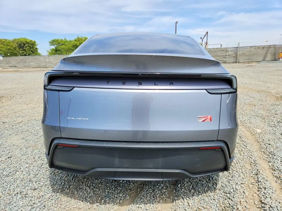 2026 TESLA MODEL Y   